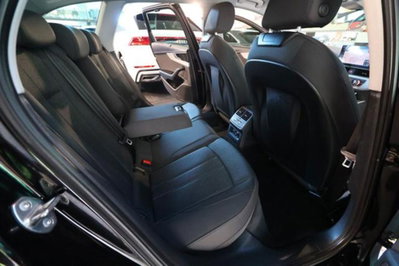 Audi A4 Avant 40 2.0 tfsi mhev Business Advanced 204cv s-tronic (19)