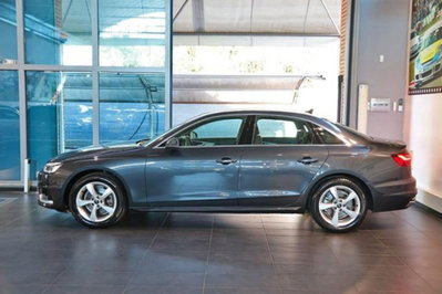 Audi A4 35 2.0 tfsi mhev Business Advanced 150cv s-tronic (3)