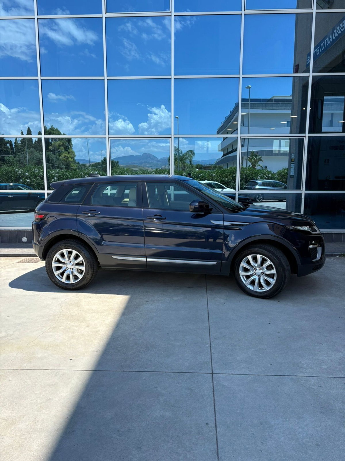 Land Rover Range Rover Evoque 2.0 TD4 150 CV 5p. SE (2)