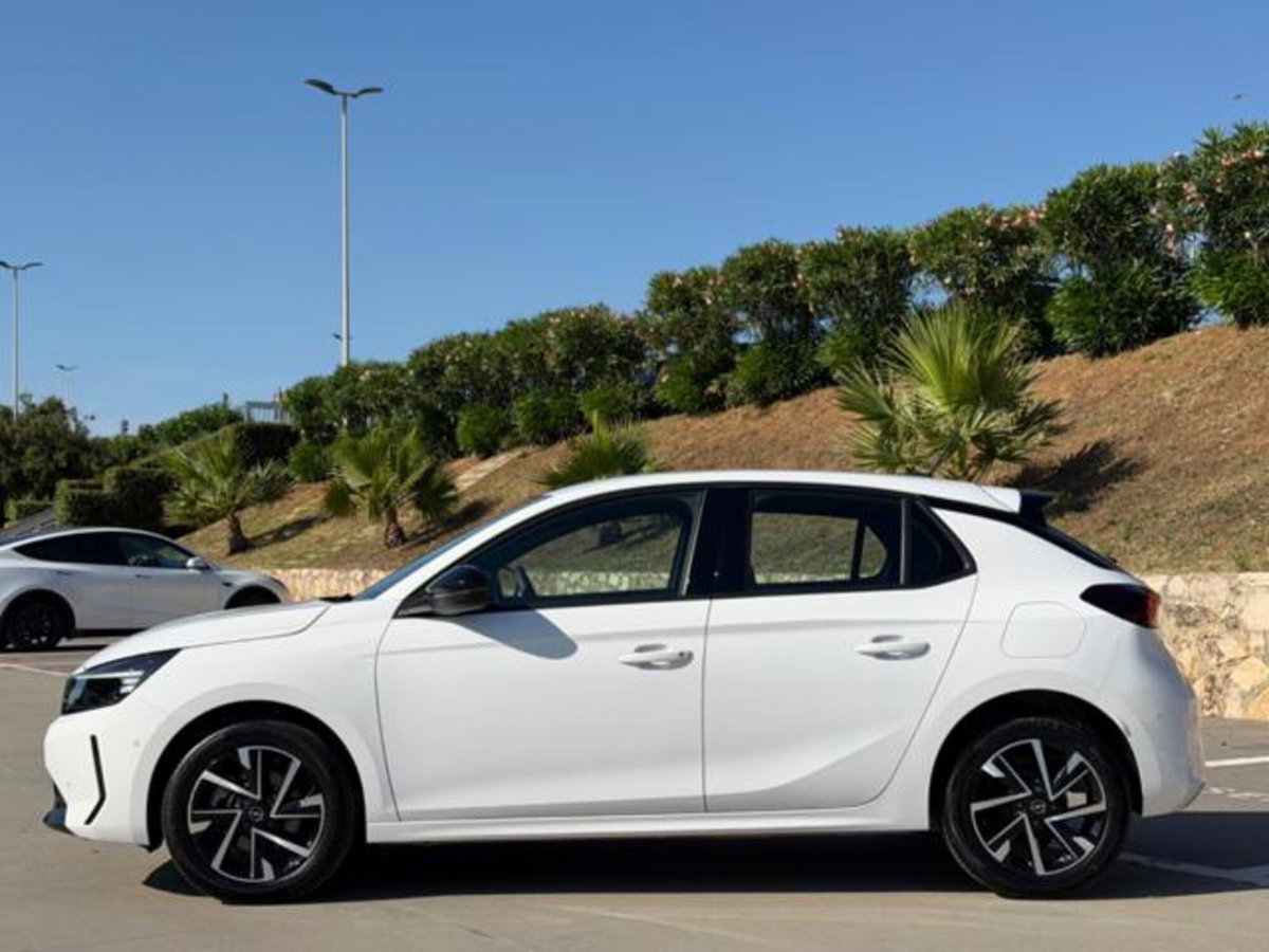 Opel Corsa 1.2 100 CV GS Line (4)