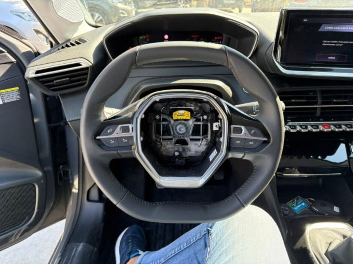 Peugeot 208 1.2 hybrid Active 100cv e-dcs 6 (12)