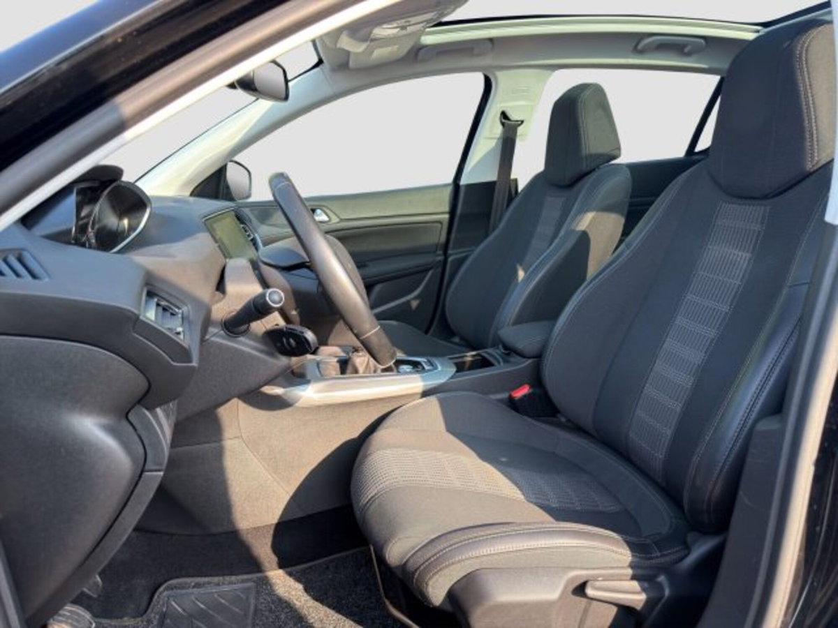 Peugeot 308 PureTech Turbo 130 S&S Allure Pack (10)