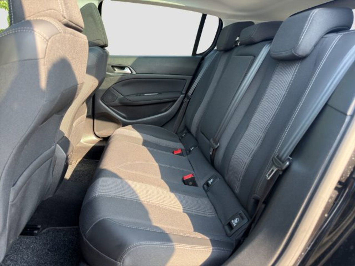 Peugeot 308 PureTech Turbo 130 S&S Allure Pack (11)
