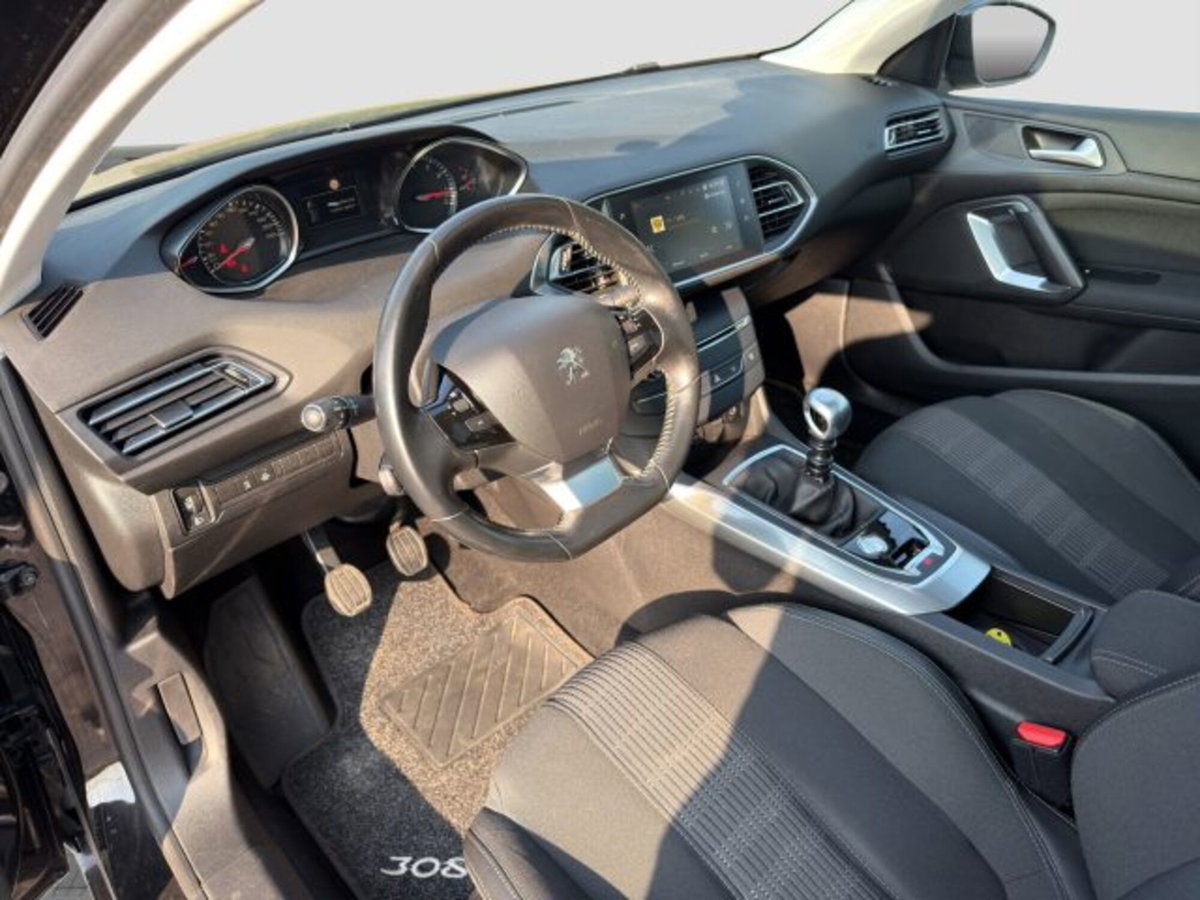 Peugeot 308 PureTech Turbo 130 S&S Allure Pack (9)