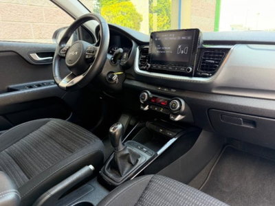 Kia Stonic 1.0 T-GDi 100 CV MHEV iMT Style (18)