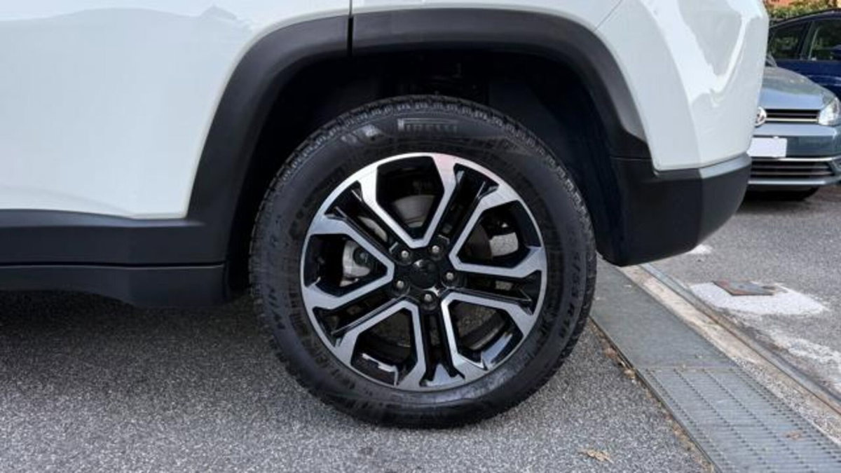 Jeep Compass 1.3 T4 190CV PHEV AT6 4xe Limited (4)