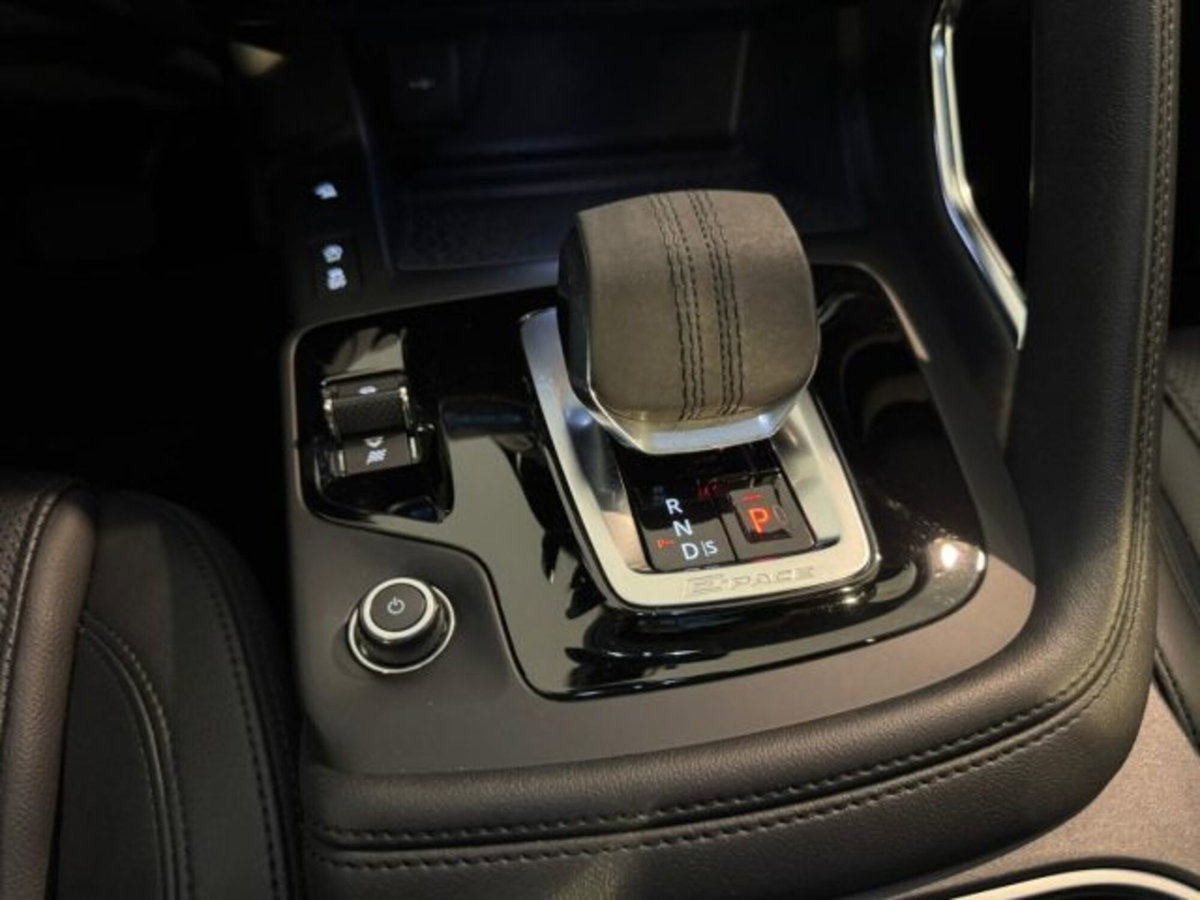 Jaguar E-Pace 2.0d i4 mhev R-Dynamic S awd 163cv auto (14)