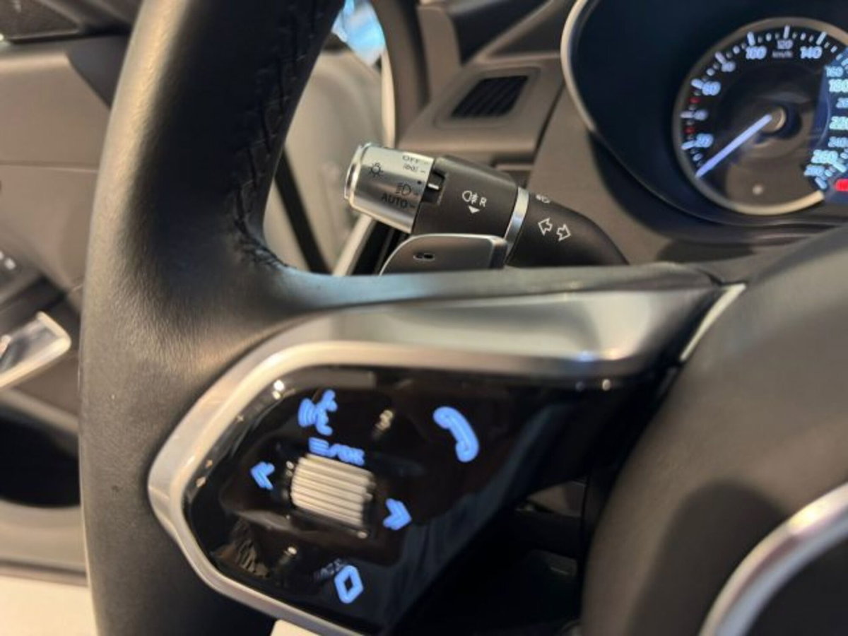 Jaguar E-Pace 2.0d i4 mhev R-Dynamic S awd 163cv auto (16)
