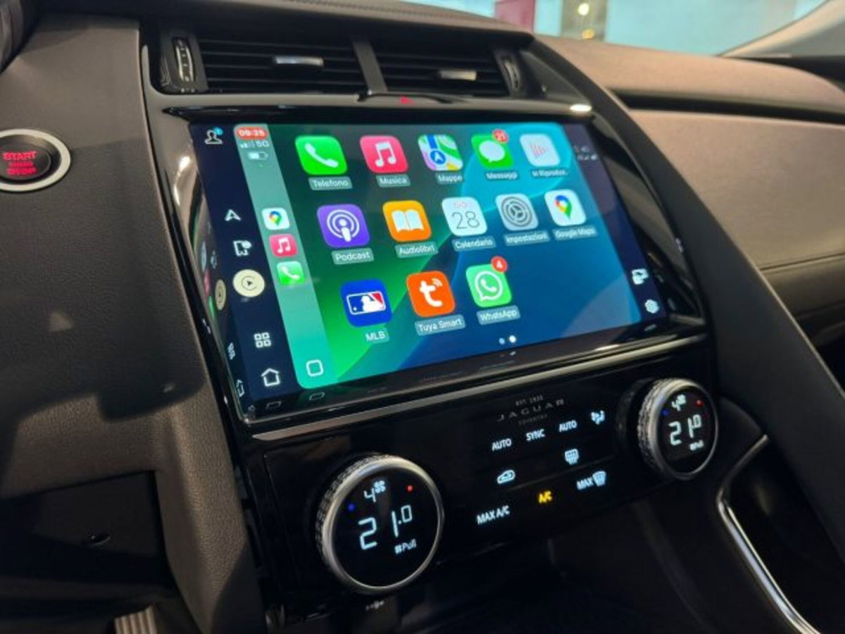 Jaguar E-Pace 2.0d i4 mhev R-Dynamic S awd 163cv auto (18)