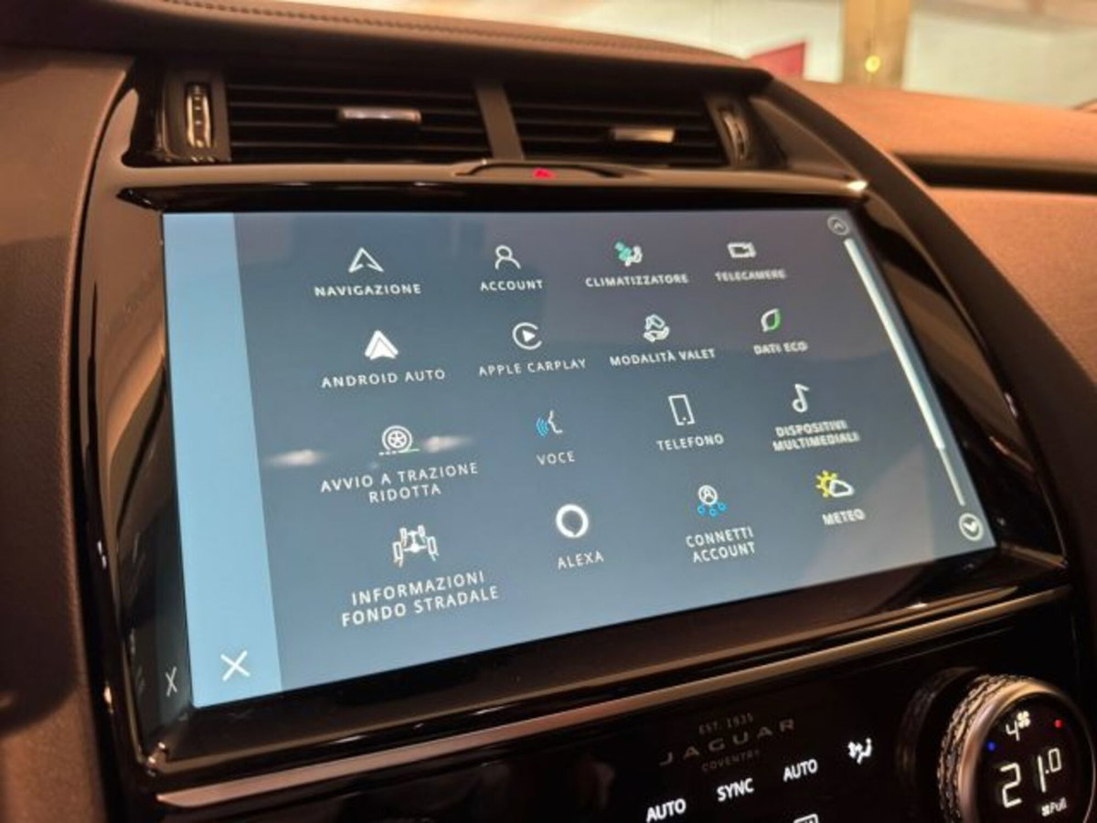 Jaguar E-Pace 2.0d i4 mhev R-Dynamic S awd 163cv auto (20)