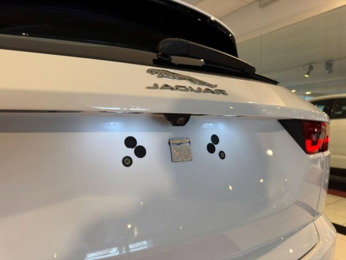 Jaguar E-Pace 2.0d i4 mhev R-Dynamic S awd 163cv auto (8)