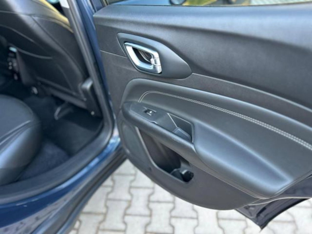 Jeep Compass 1.3 T4 190CV PHEV AT6 4xe Limited (18)