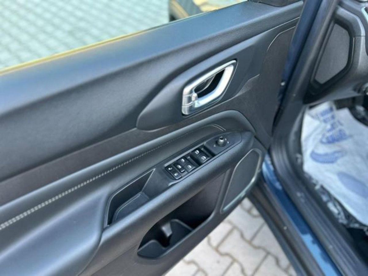 Jeep Compass 1.3 T4 190CV PHEV AT6 4xe Limited (7)