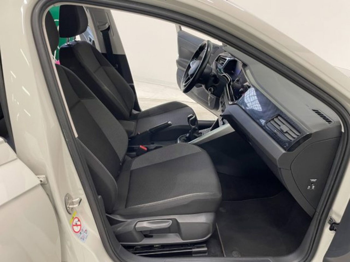 Volkswagen Taigo 1.0 tsi Life 95cv (8)