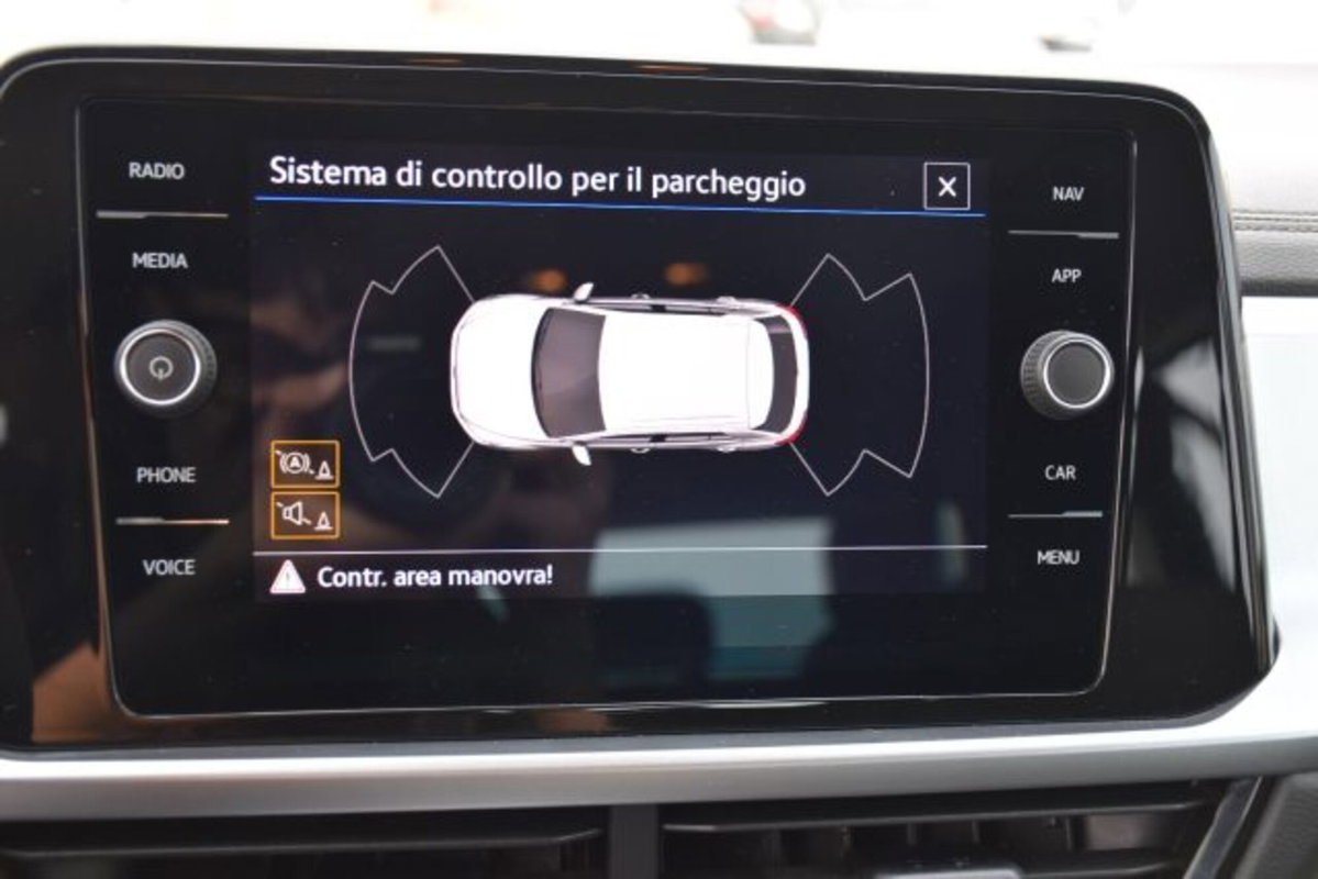 Volkswagen T-Roc 2.0 tdi Life 115cv (11)
