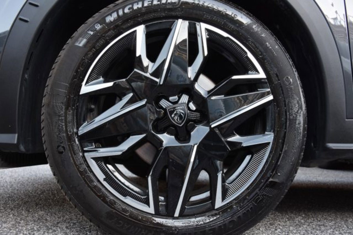 Peugeot 3008 1.2 hybrid Allure Business 145cv e-dcs6 (5)
