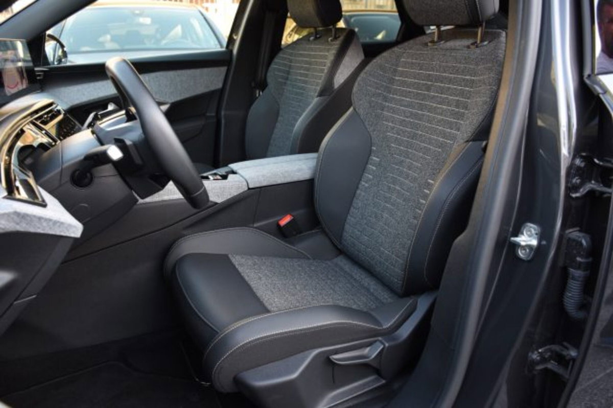 Peugeot 3008 1.2 hybrid Allure Business 145cv e-dcs6 (7)