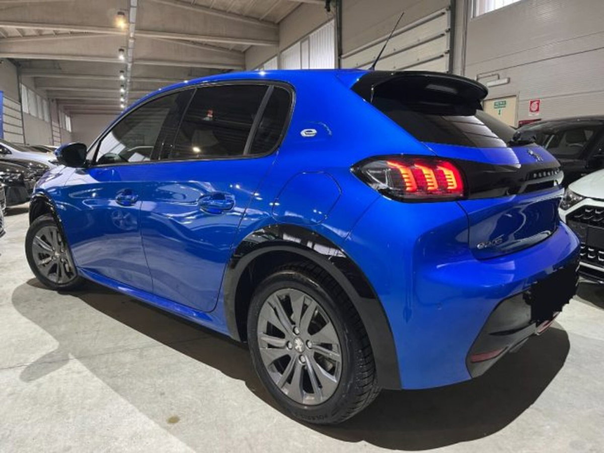 Peugeot 208 50 kWh Allure (3)