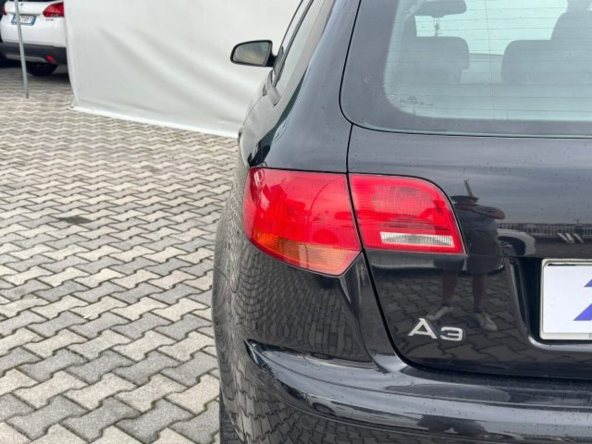 Audi A3 2.0 16V TDI Ambiente (13)