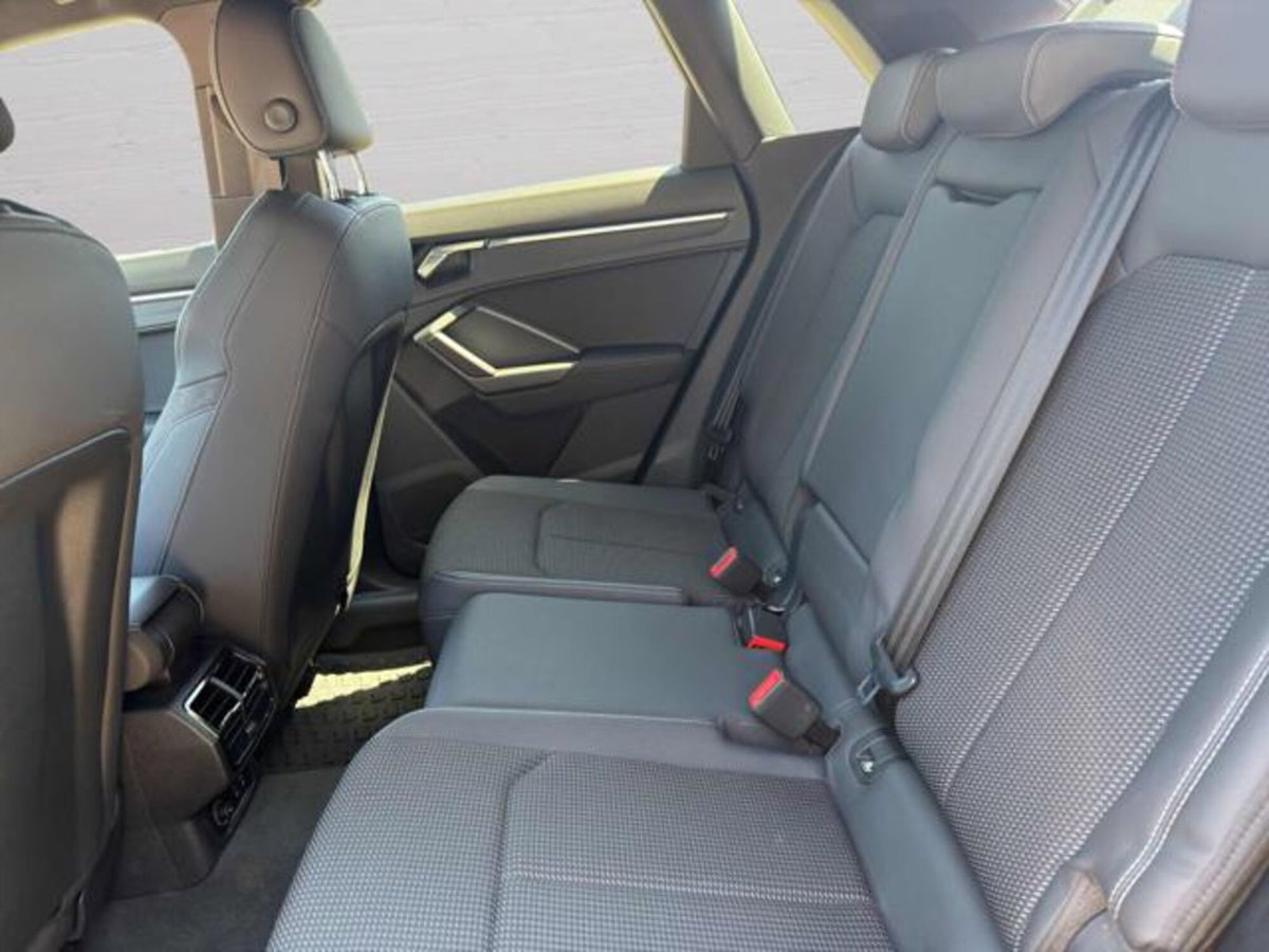 Audi Q3 35 TDI S line edition (10)