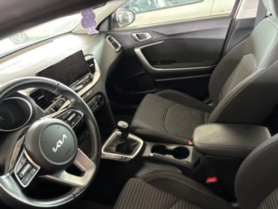 Kia Ceed 1.6 CRDi 115 CV 5p. Business Class (2)