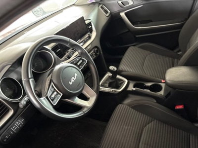 Kia Ceed 1.6 CRDi 115 CV 5p. Business Class (3)