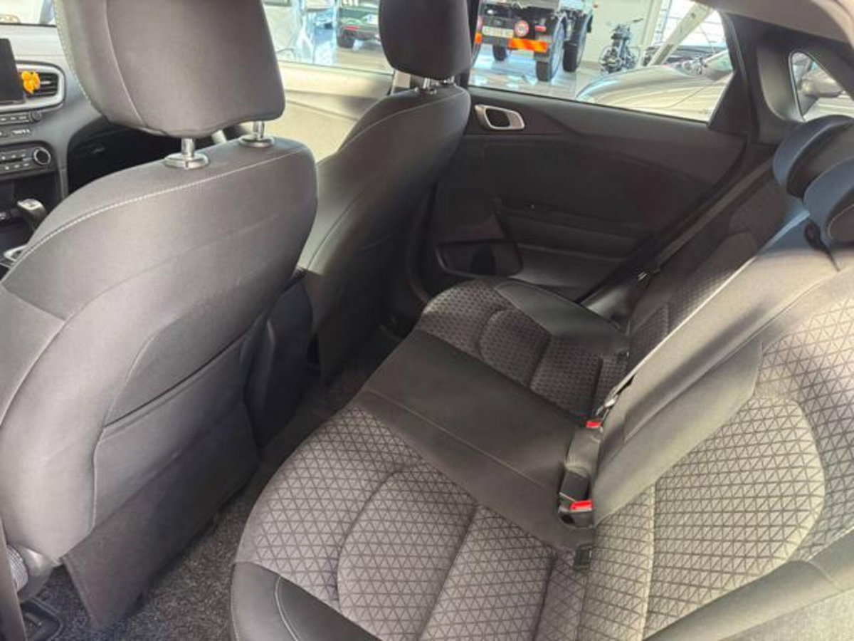 Kia Ceed 1.4 MPi GPL 5p. Business Class (19)