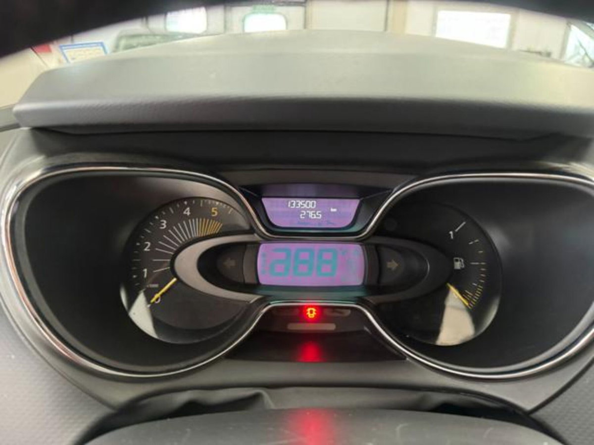 Renault Captur 1.5 dCi 8V 90 CV EDC Energy R-Link (11)