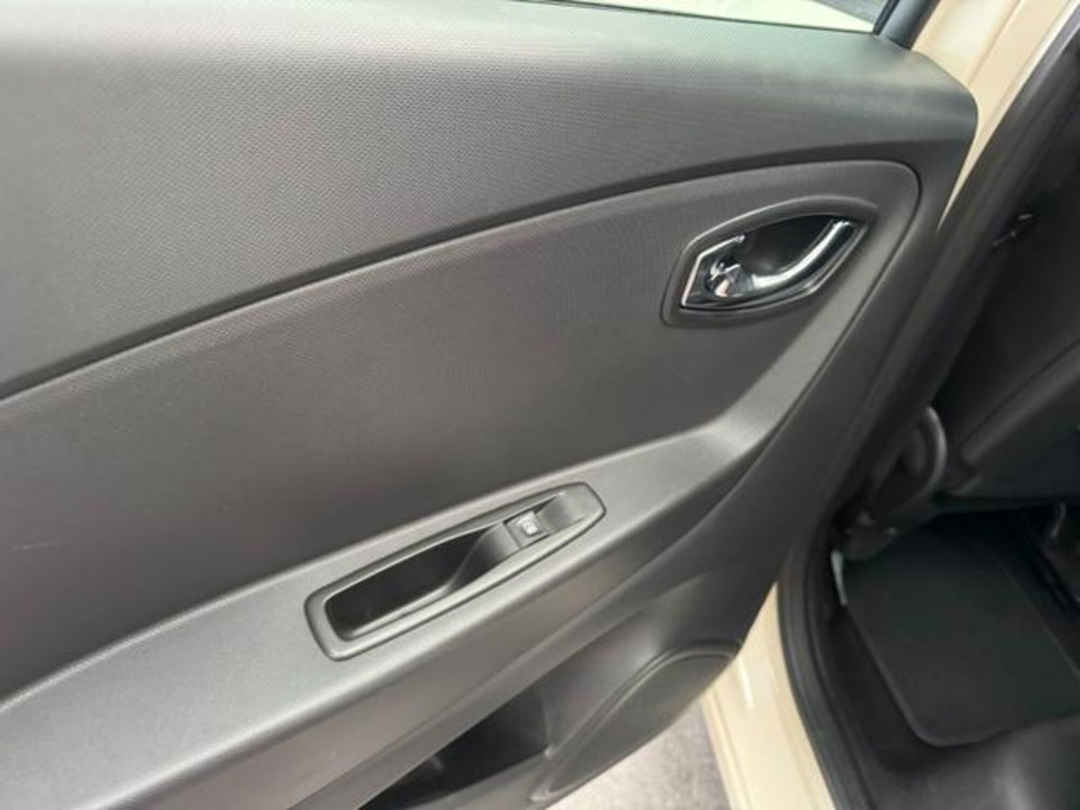 Renault Captur 1.5 dCi 8V 90 CV EDC Energy R-Link (14)