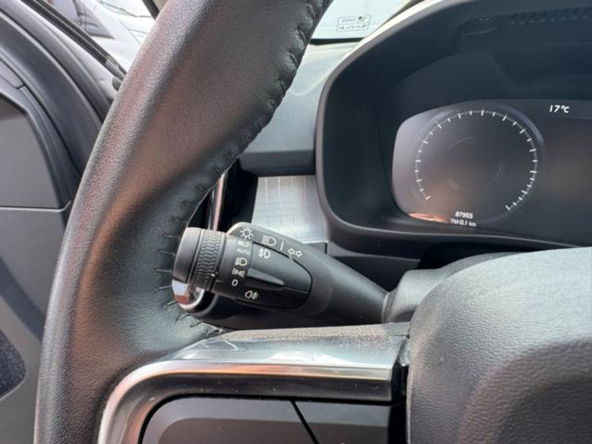 Volvo XC40 D3 AWD Momentum (16)