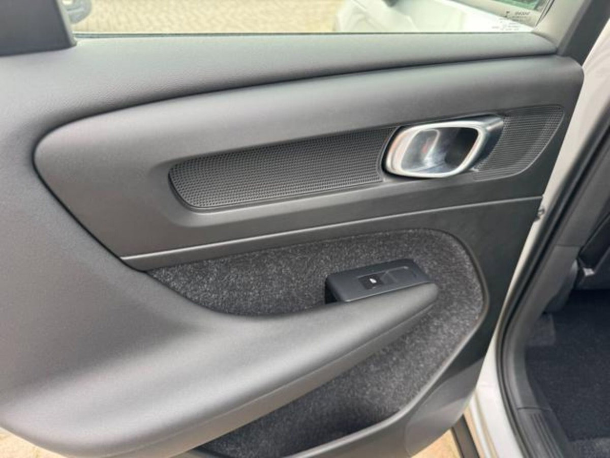 Volvo XC40 D3 AWD Momentum (18)