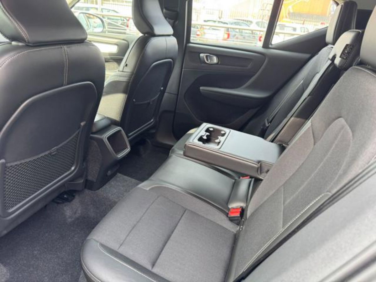 Volvo XC40 D3 AWD Momentum (19)