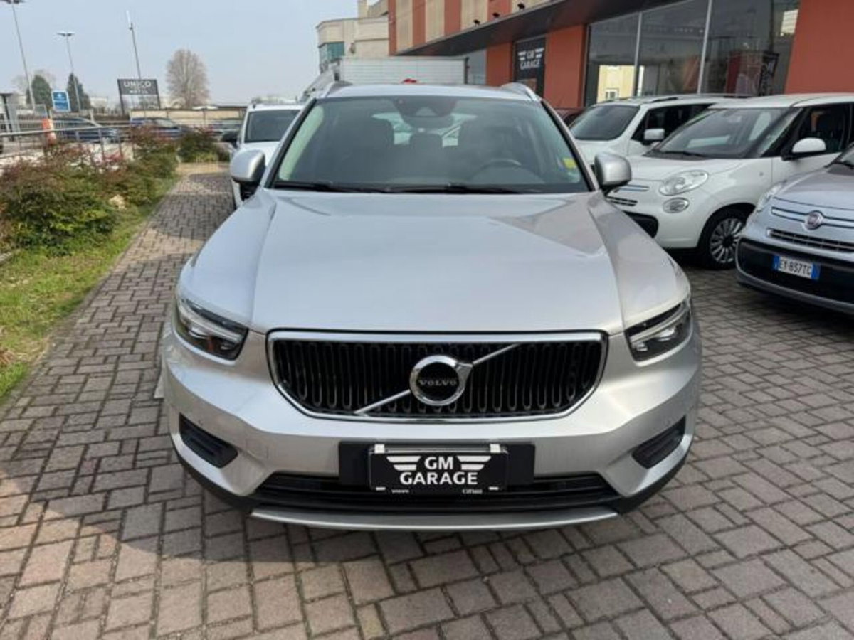 Volvo XC40 D3 AWD Momentum (2)