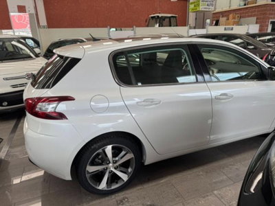 Peugeot 308 1.6 e-HDi 115 CV Stop&Start Allure (12)