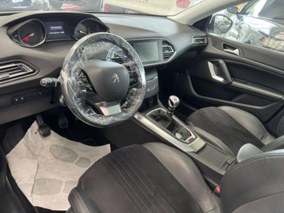 Peugeot 308 1.6 e-HDi 115 CV Stop&Start Allure (19)