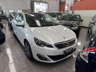 Peugeot 308 1.6 e-HDi 115 CV Stop&Start Allure (2)