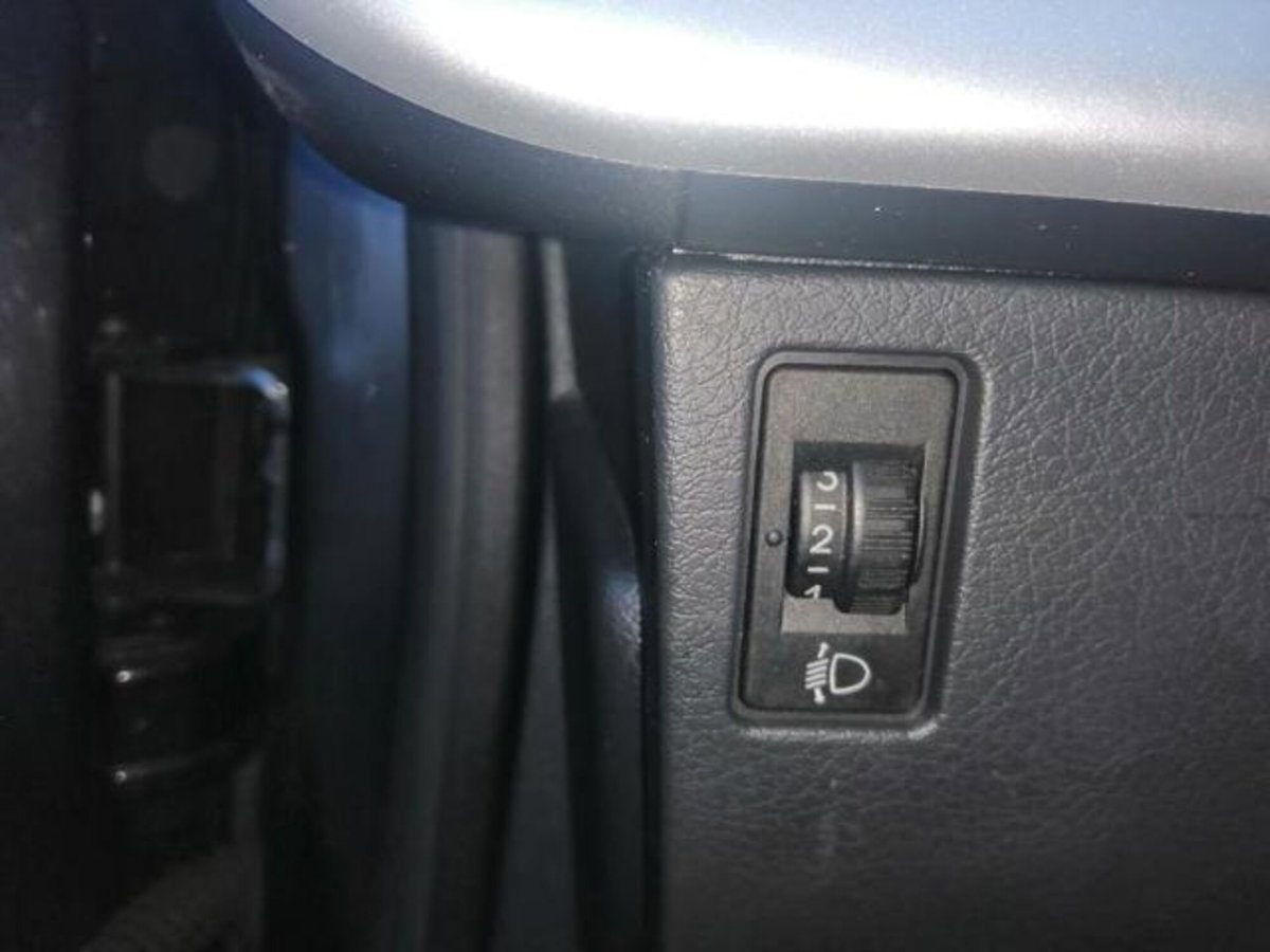 Peugeot 207 SW VTi 95CV Active (12)