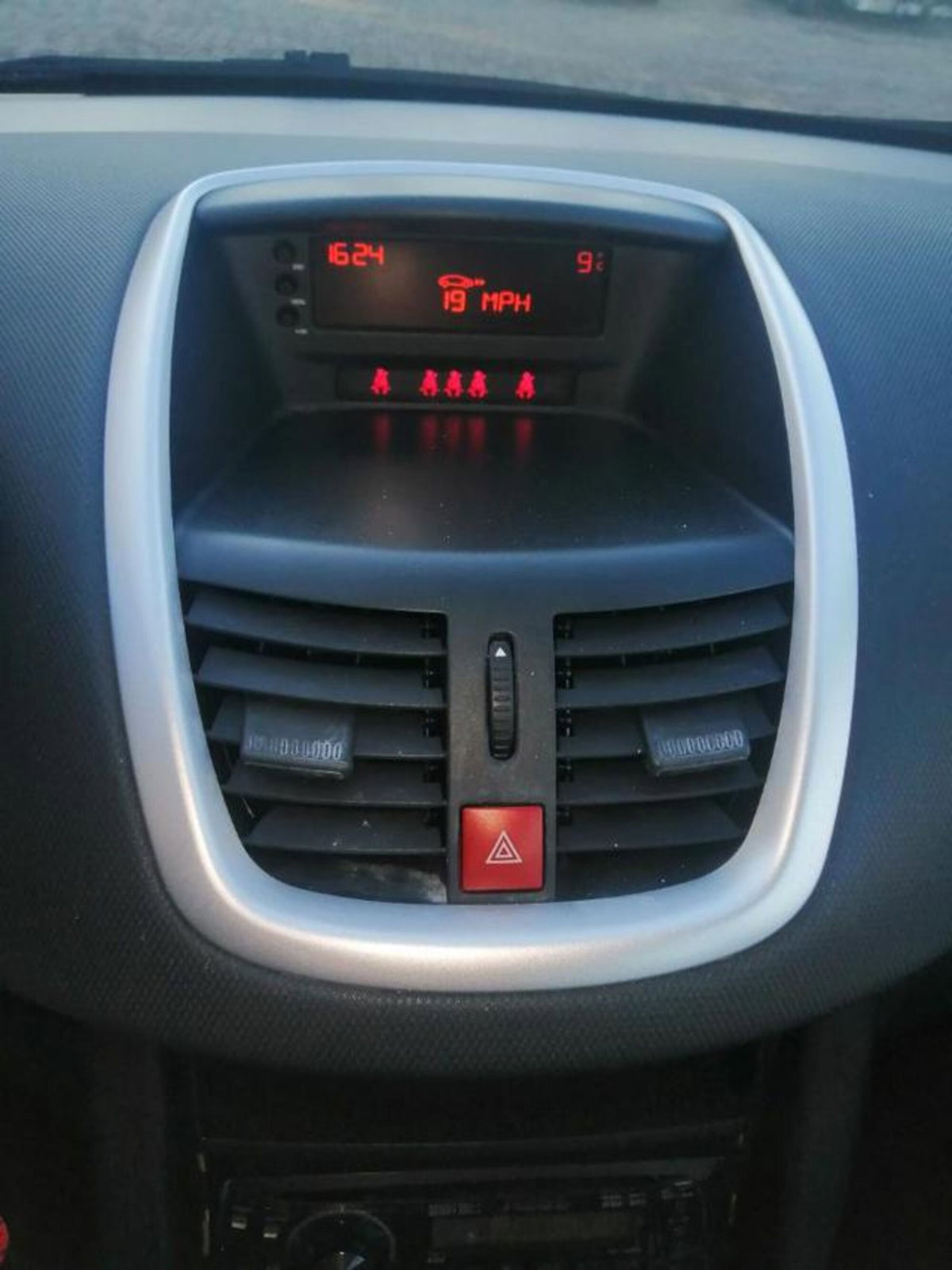 Peugeot 207 SW VTi 95CV Active (13)