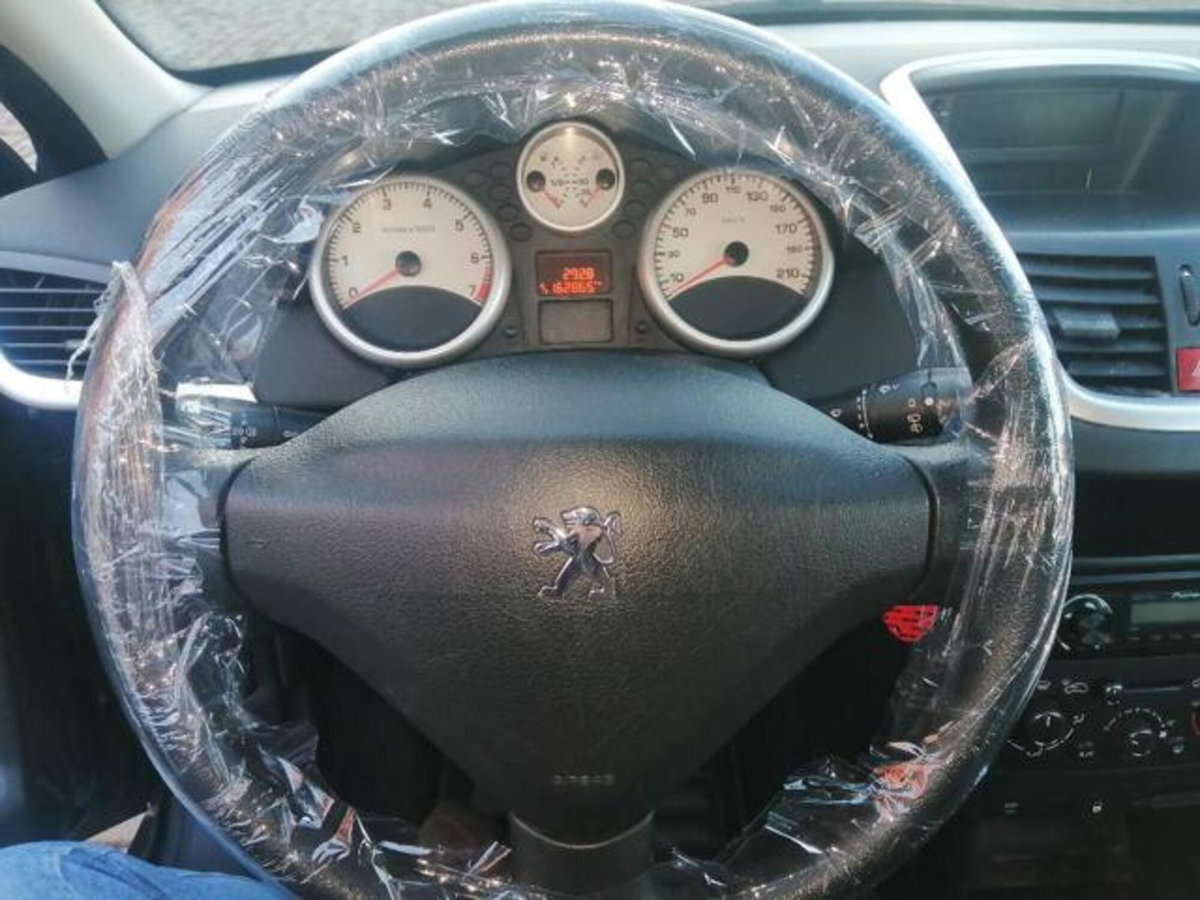 Peugeot 207 SW VTi 95CV Active (9)