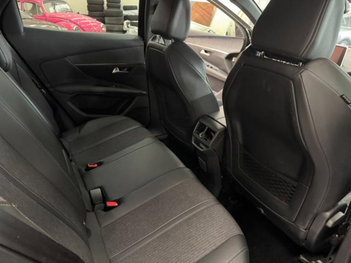 Peugeot 3008 BlueHDi 130 S&S EAT8 GT Line (14)