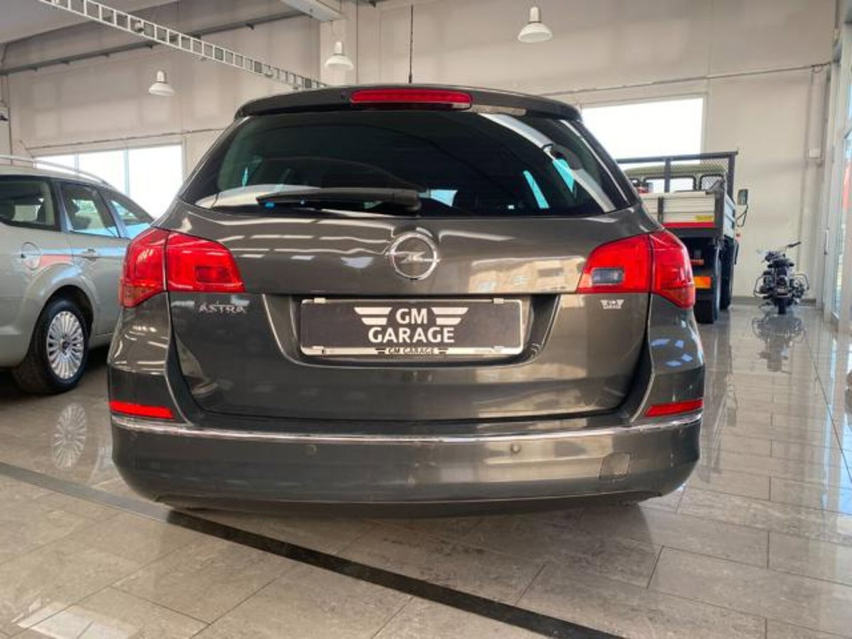 Opel Astra Station Wagon 1.4 Turbo 140CV Sports GPL Tech Cosmo (10)