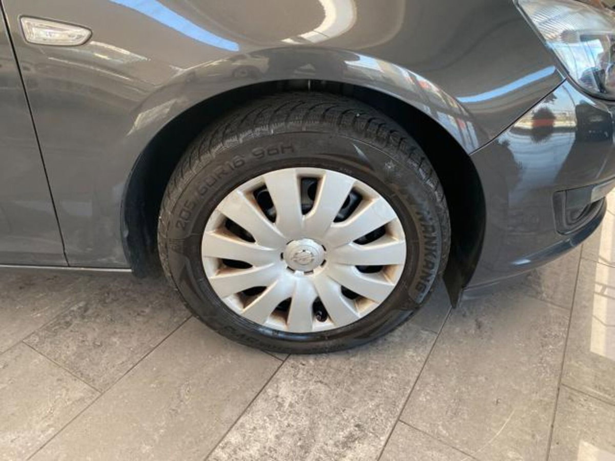 Opel Astra Station Wagon 1.4 Turbo 140CV Sports GPL Tech Cosmo (4)