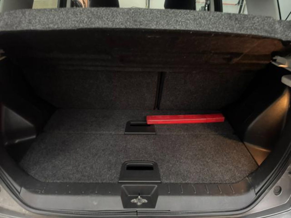 Nissan Note 1.4 16V Visia (19)
