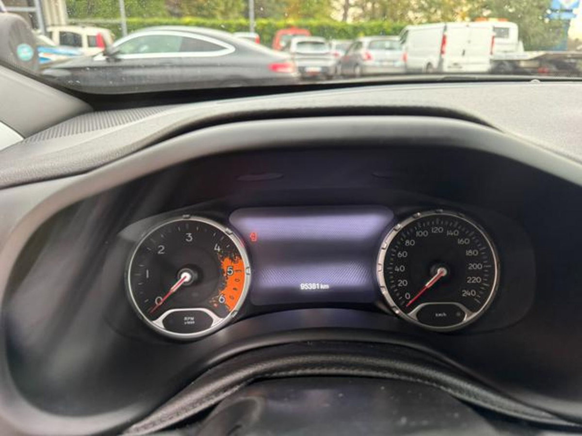 Jeep Renegade 2.0 Mjt 140CV 4WD Active Drive Limited (12)