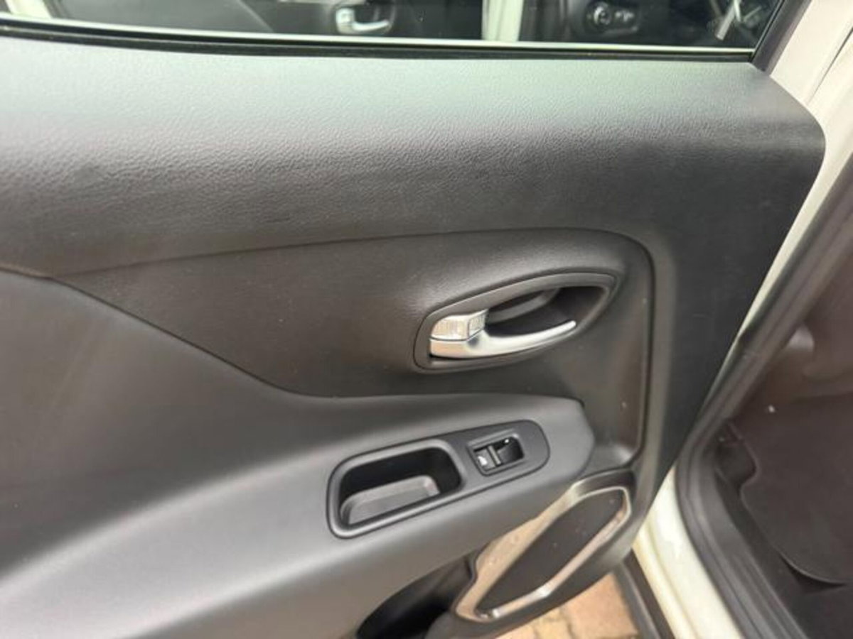 Jeep Renegade 2.0 Mjt 140CV 4WD Active Drive Limited (17)