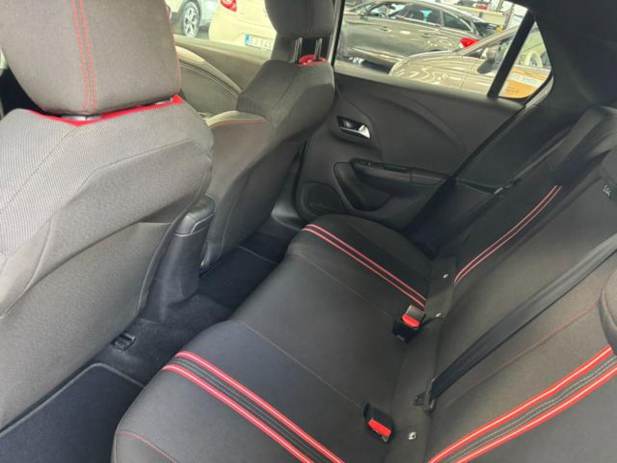 Opel Corsa 1.5 D 100 CV GS Line (18)