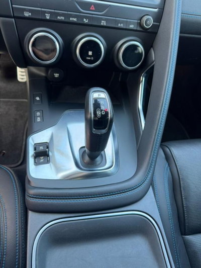 Jaguar E-Pace 2.0D 150 CV AWD aut. R-Dynamic S (17)