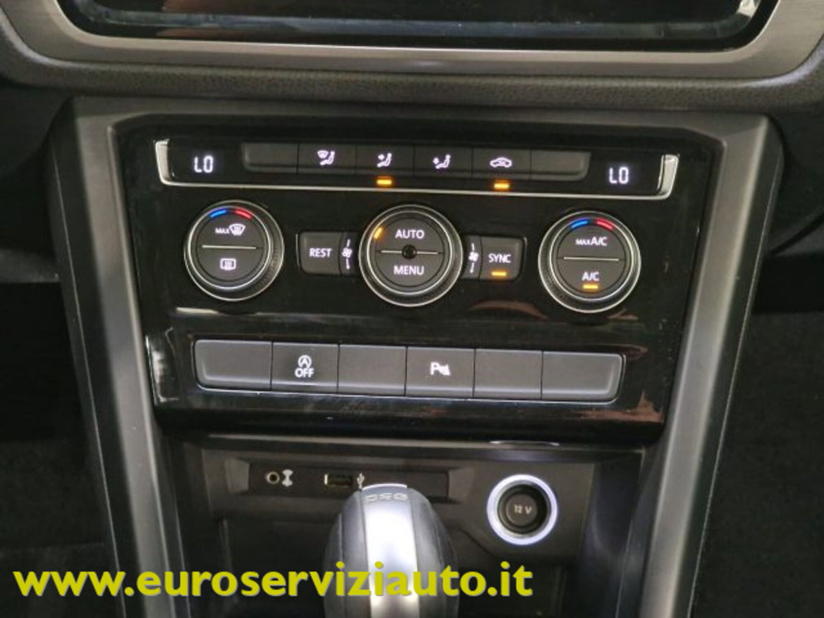Volkswagen Touran 1.6 TDI 115 CV SCR DSG Comfortline BlueMotion Tech. (19)
