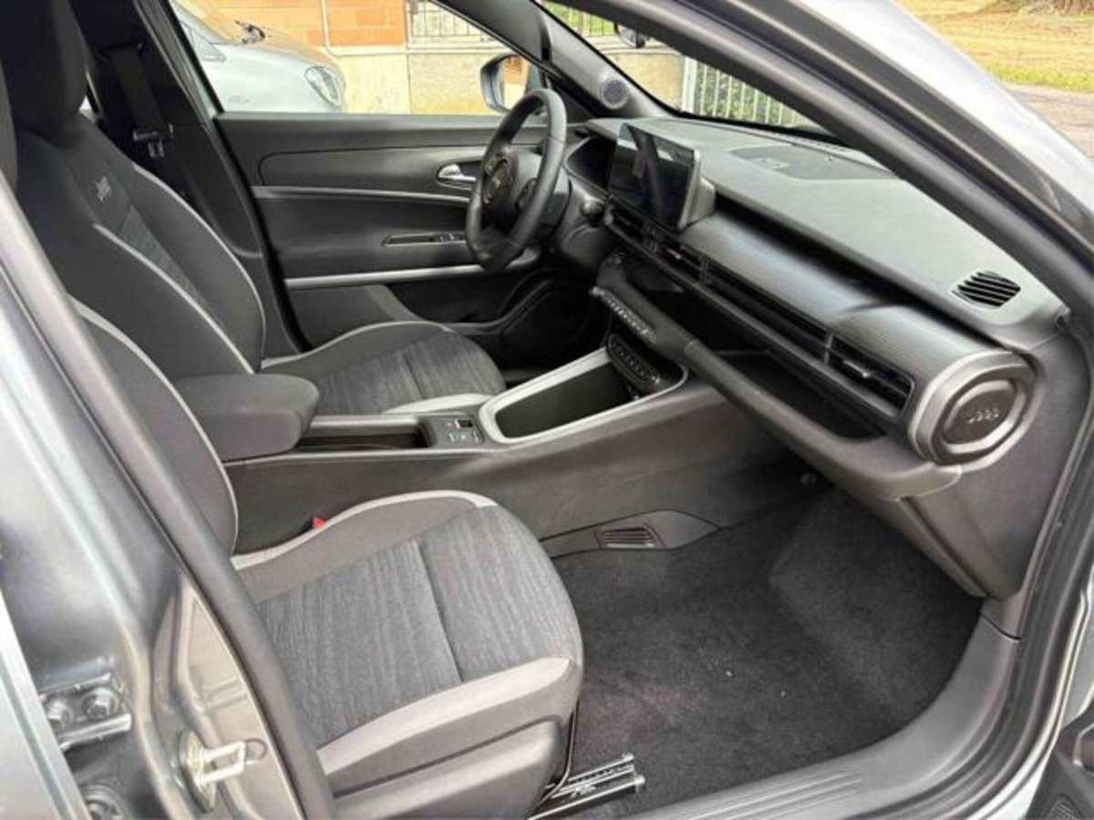 Jeep Avenger 1.2 turbo e-hybrid mhev Longitude fwd 110cv edct6 (12)