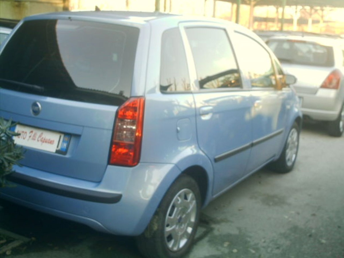 Fiat Idea 1.4 16V Dynamic (3)